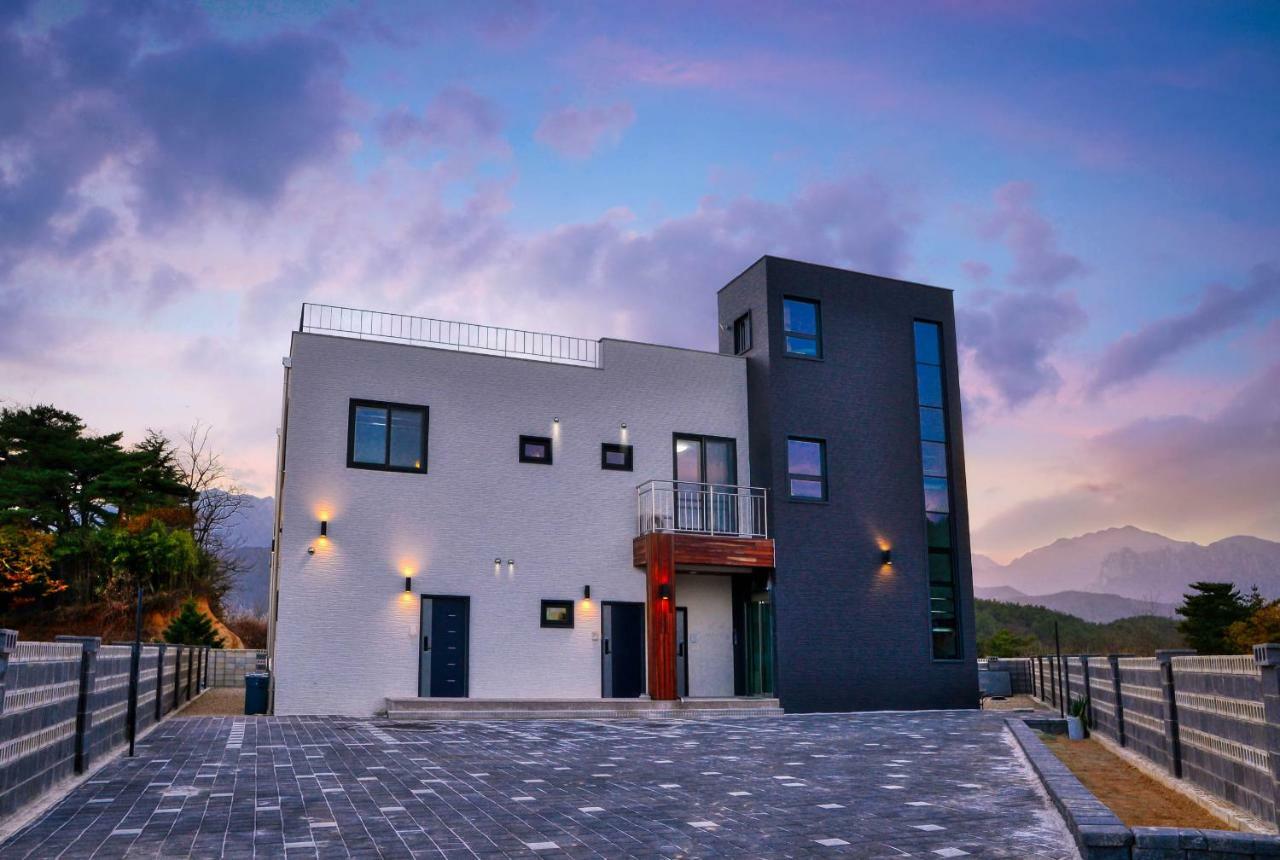 סוקצ'ו Lasso Pool Villa מראה חיצוני תמונה